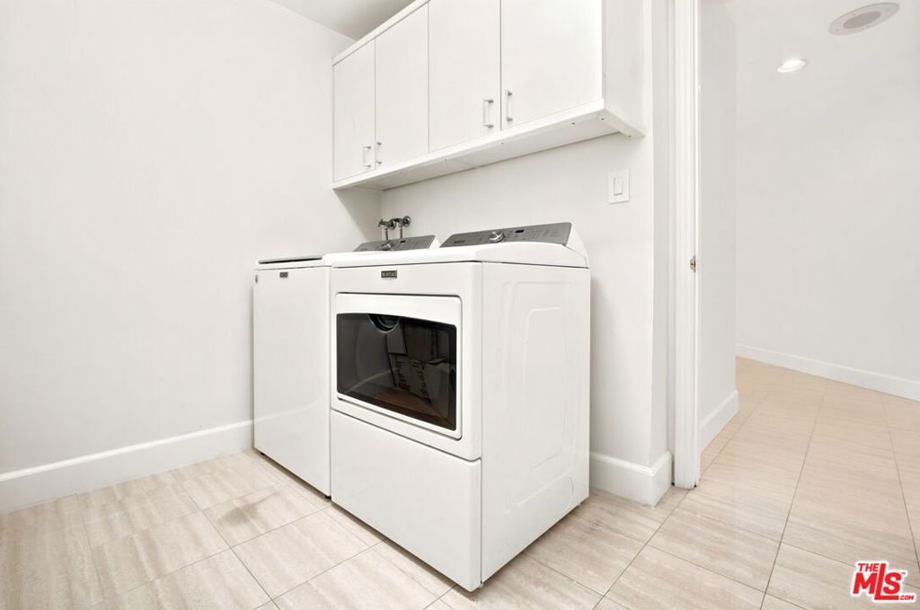 10724 Wilshire Boulevard 1104 Property Photo 33