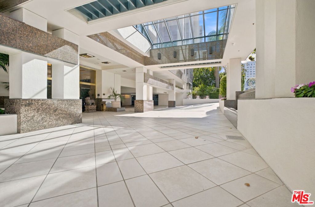 10724 Wilshire Boulevard 1104 Property Photo 42