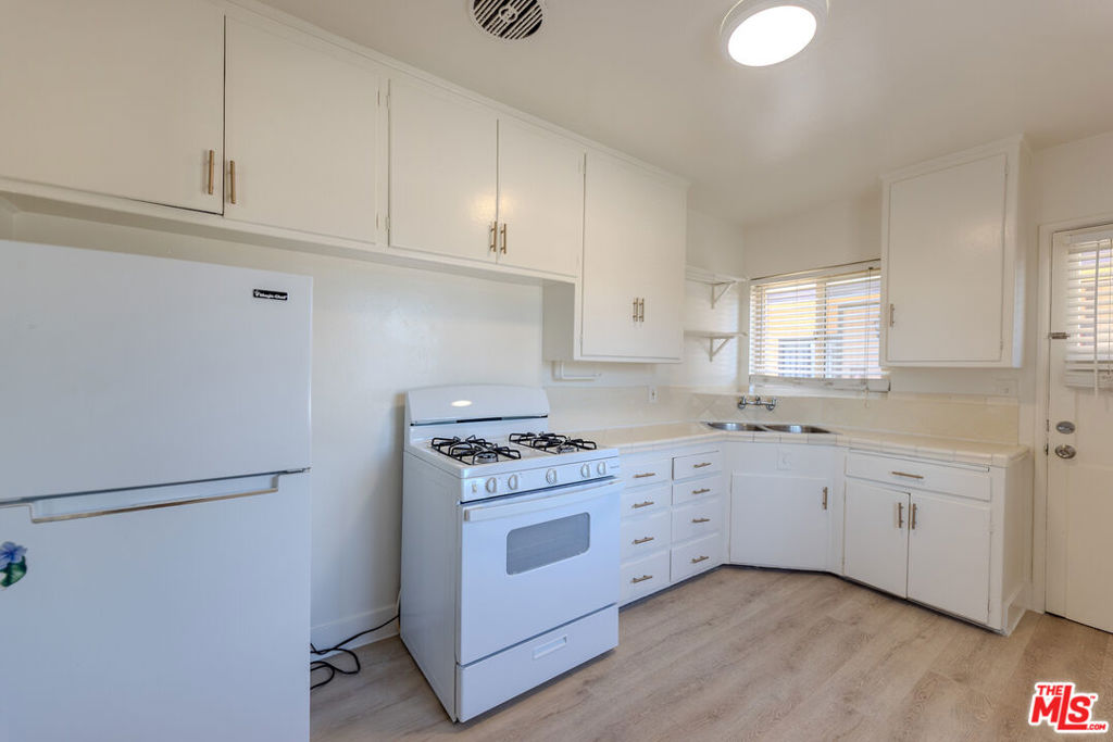 233 E Alameda Avenue A Property Photo 5