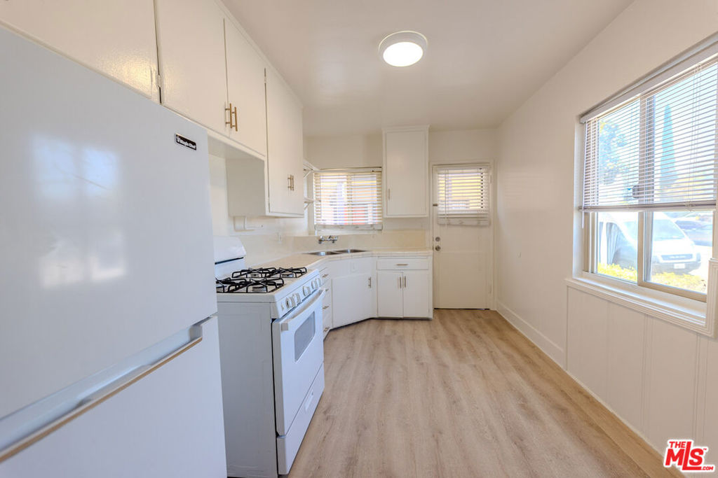 233 E Alameda Avenue A Property Photo 6