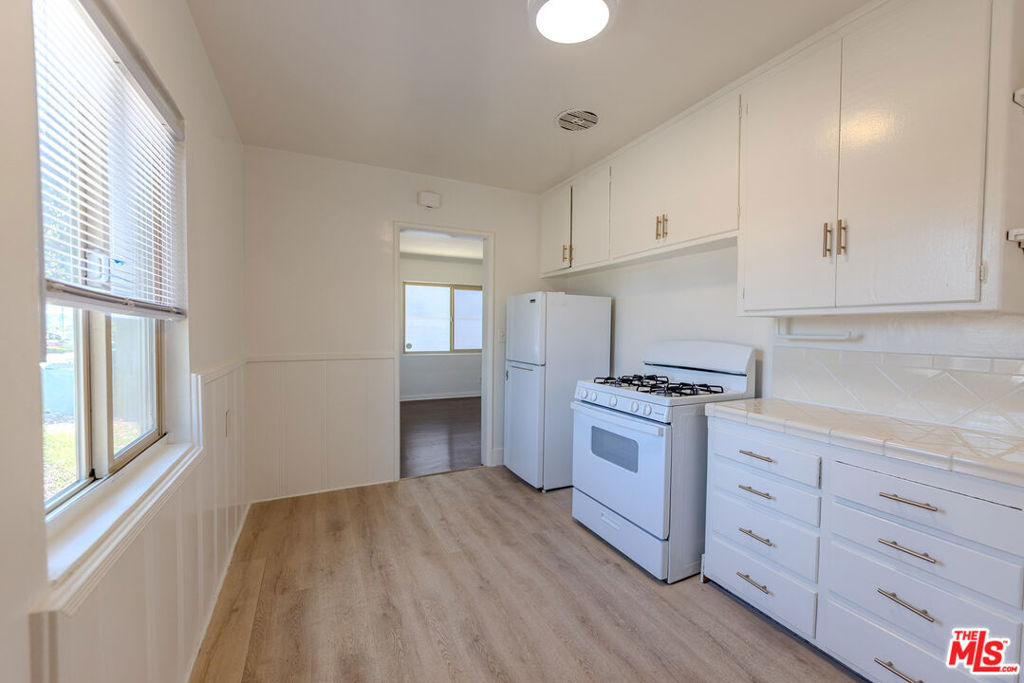 233 E Alameda Avenue A Property Photo 7