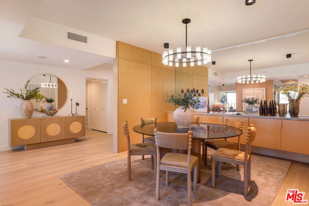 13600 Marina Pointe Drive 604 Property Photo 12