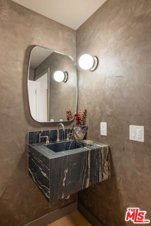 13600 Marina Pointe Drive 604 Property Photo 13