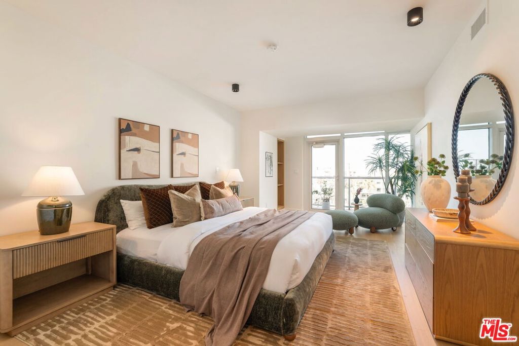 13600 Marina Pointe Drive 604 Property Photo 14