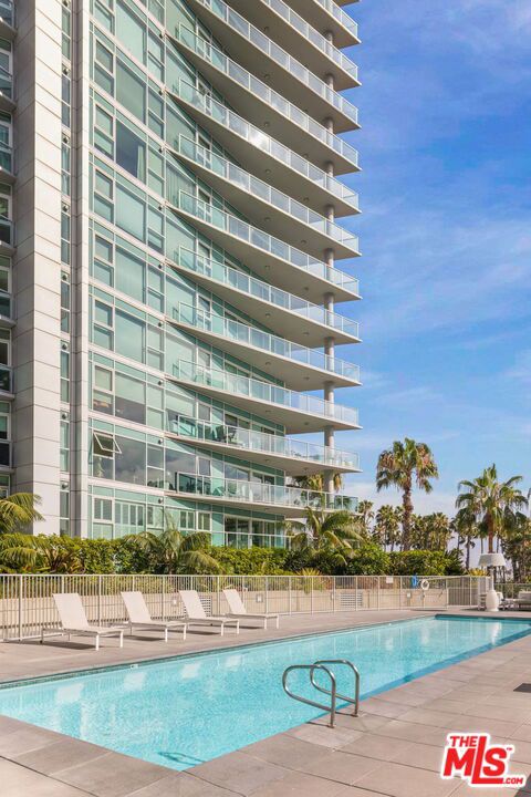 13600 Marina Pointe Drive 604 Property Photo 27