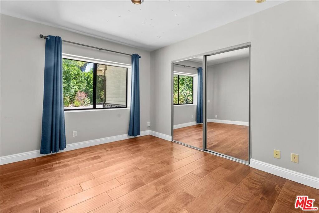 22954 Collins Street Property Photo 15