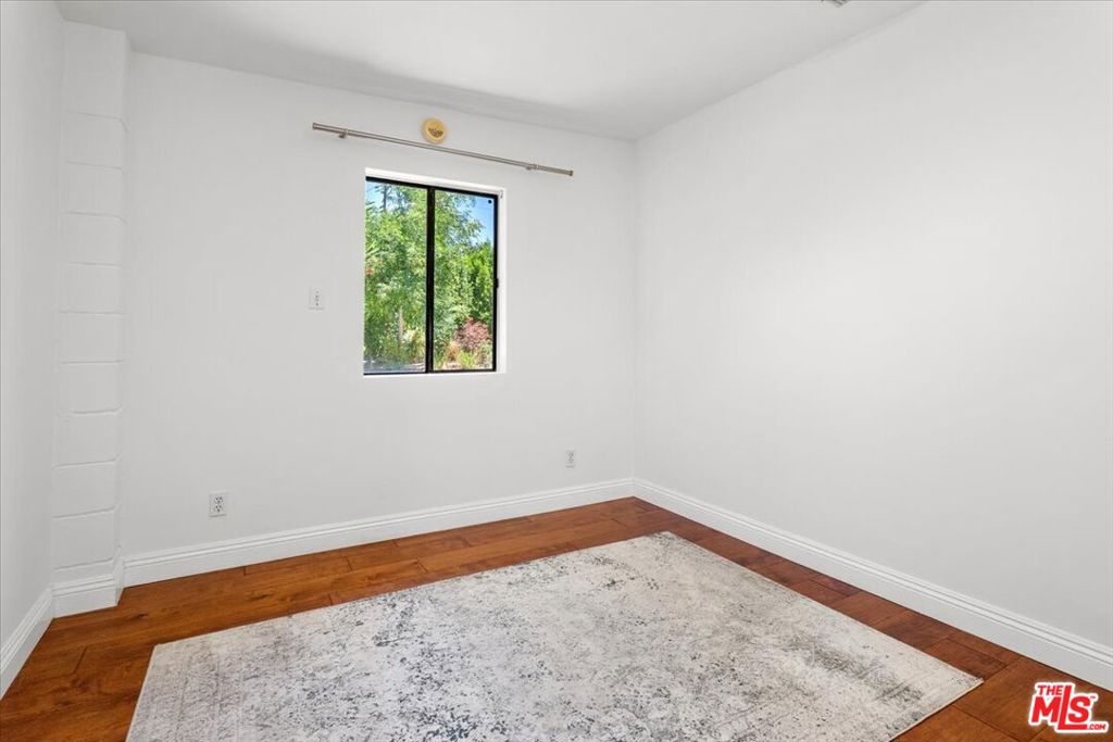 22954 Collins Street Property Photo 19