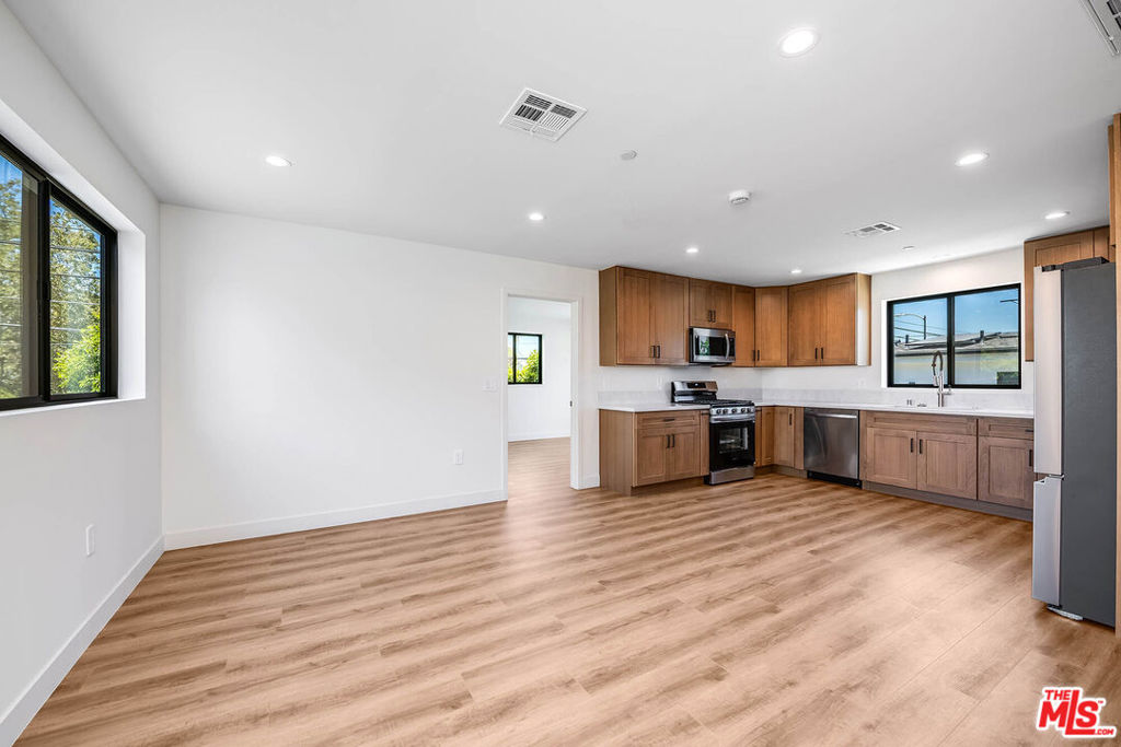 5954 Simpson Avenue Property Photo 17