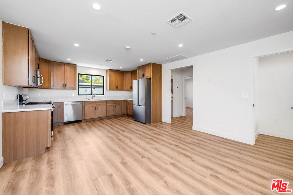 5954 Simpson Avenue Property Photo 18
