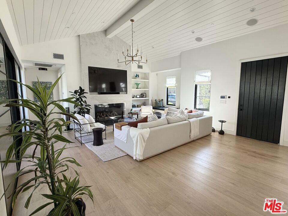 6025 Paseo Canyon Drive Property Photo 2