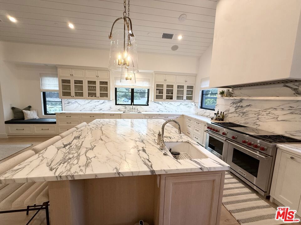 6025 Paseo Canyon Drive Property Photo 5