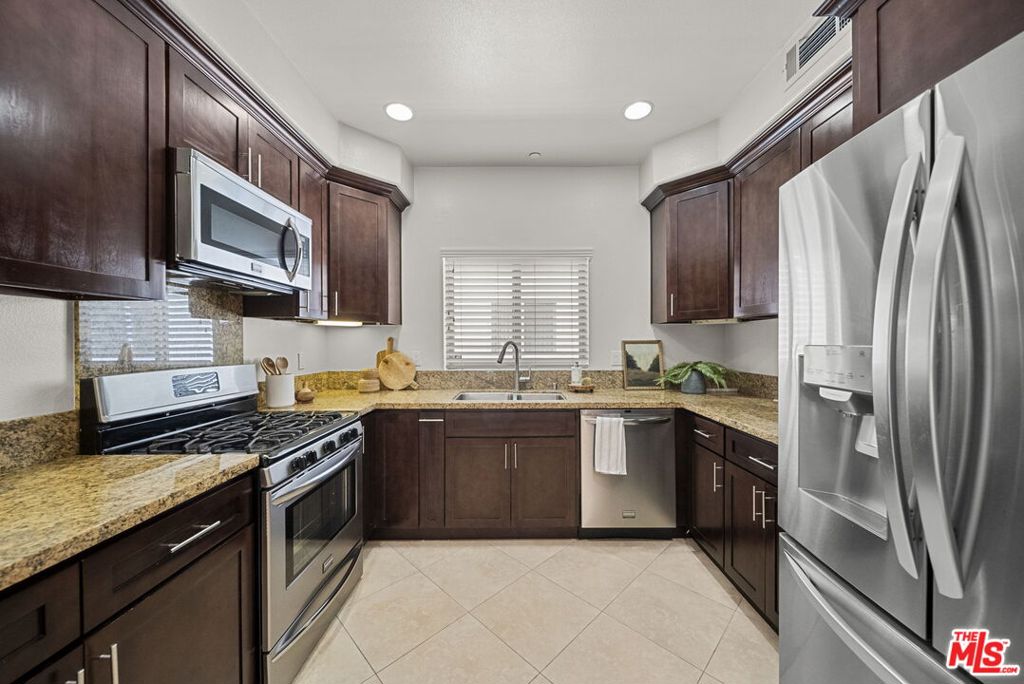 5727 Camellia Avenue 108 Property Photo 5