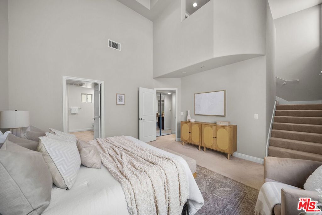 5727 Camellia Avenue 108 Property Photo 11