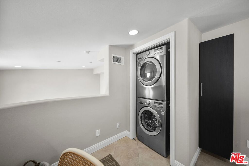 5727 Camellia Avenue 108 Property Photo 18