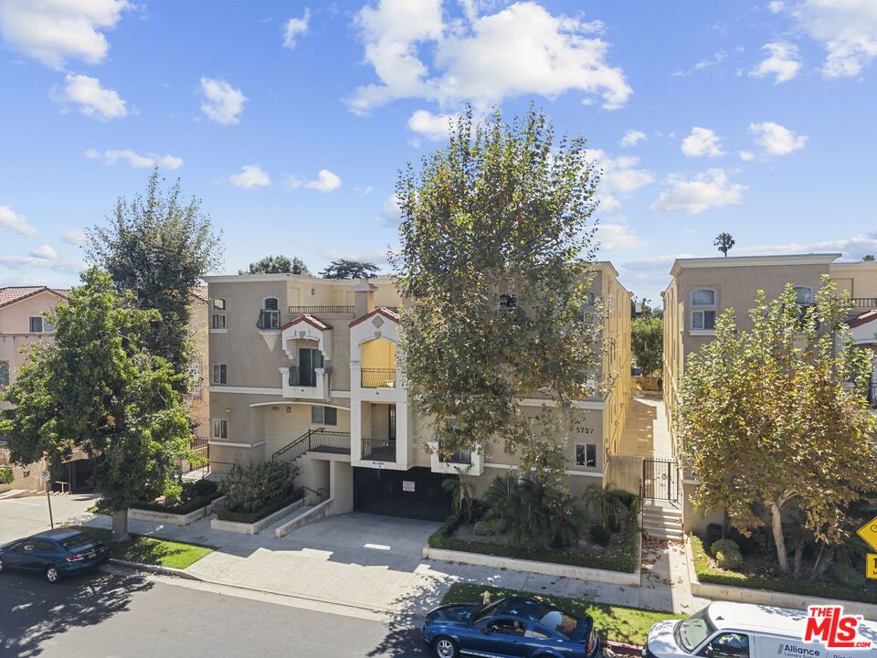 5727 Camellia Avenue 108 Property Photo 24