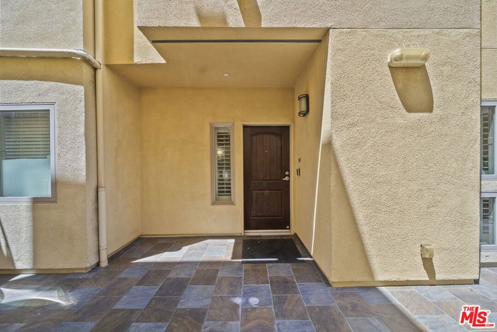 5727 Camellia Avenue 108 Property Photo 26