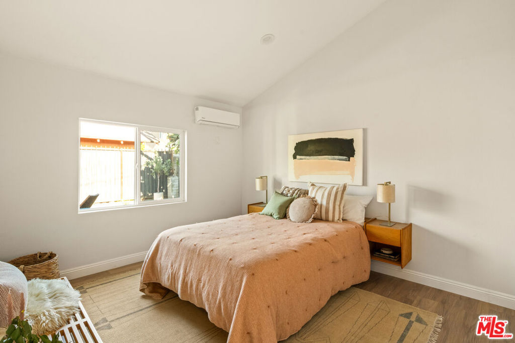 1728 52nd Street Property Photo 3