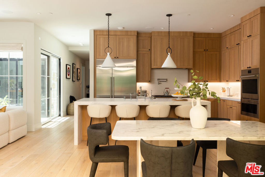 4210 Bellaire Avenue Property Photo 10