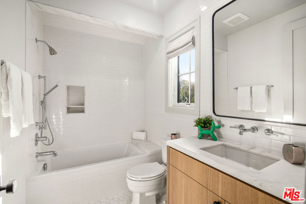 4210 Bellaire Avenue Property Photo 30