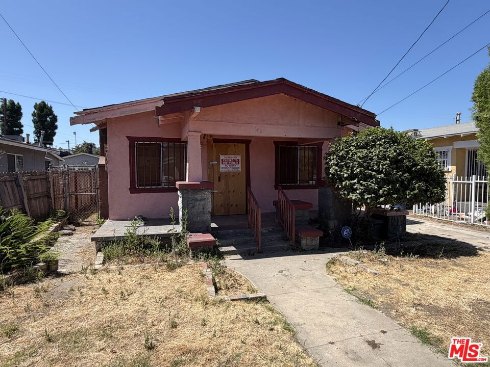 142 W 58th Street Property Photo 1