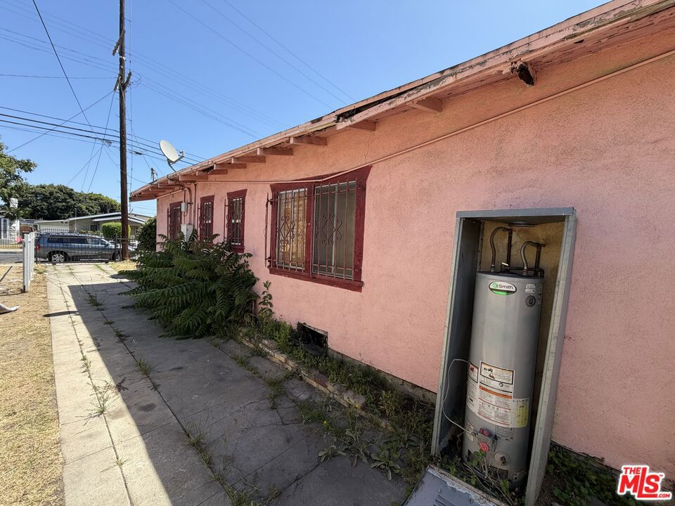 142 W 58th Street Property Photo 4