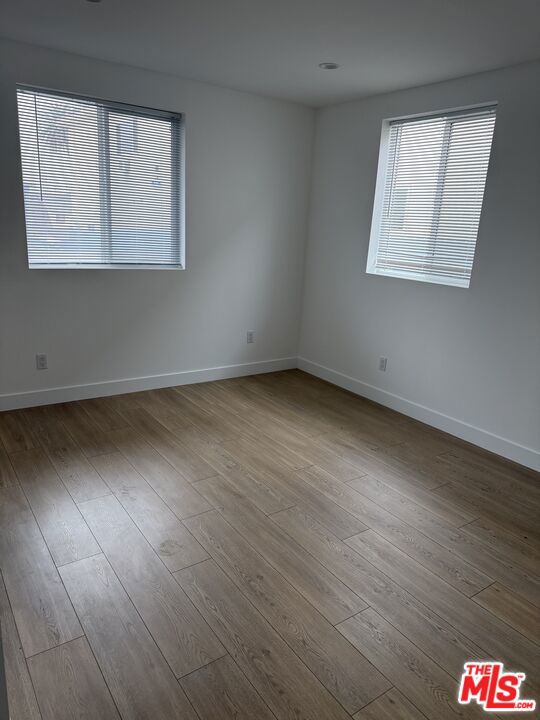 227 N Park View Street 1/2 Property Photo 9