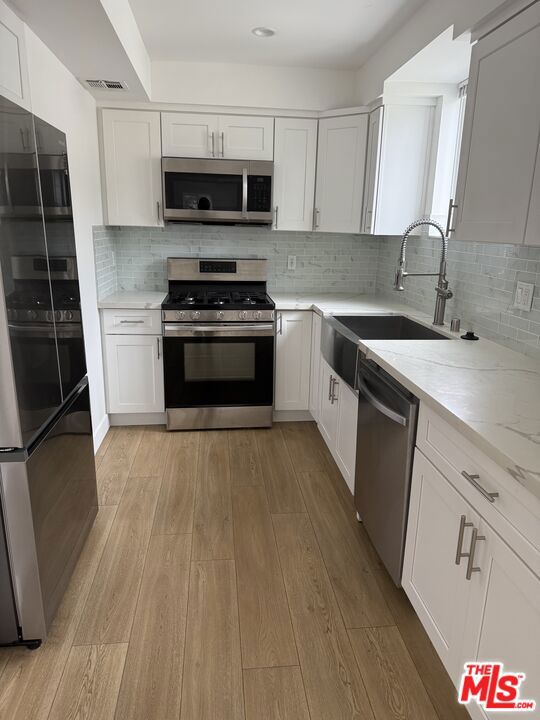 227 N Park View Street 1/2 Property Photo 14