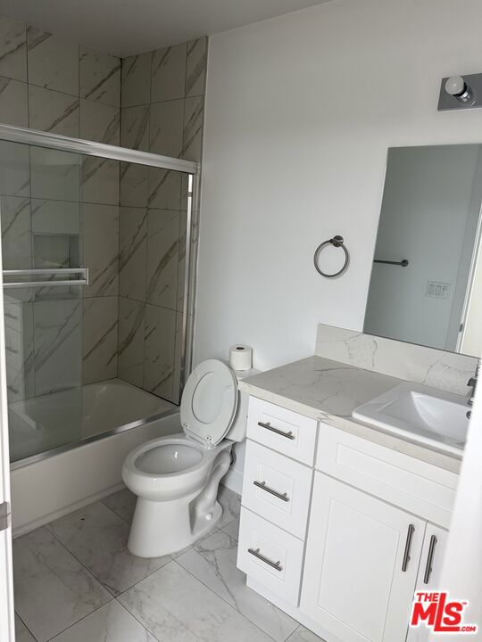 227 N Park View Street 1/2 Property Photo 21