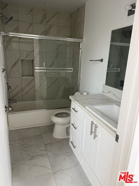 227 N Park View Street 1/2 Property Photo 22