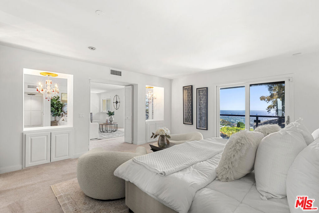 8000 Oceanus Drive Property Photo 13