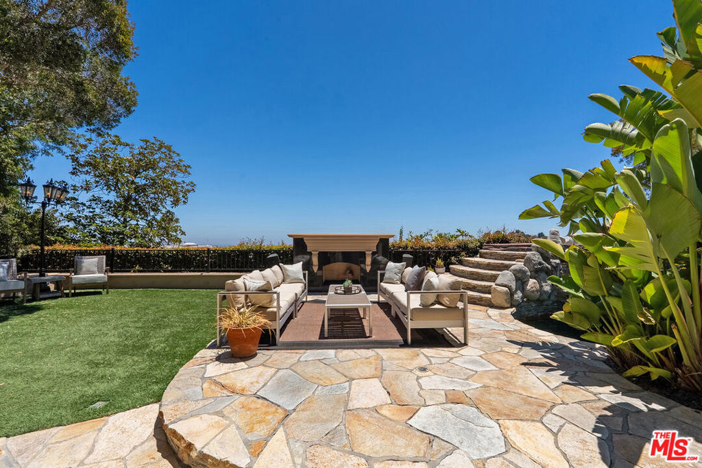 8000 Oceanus Drive Property Photo 23