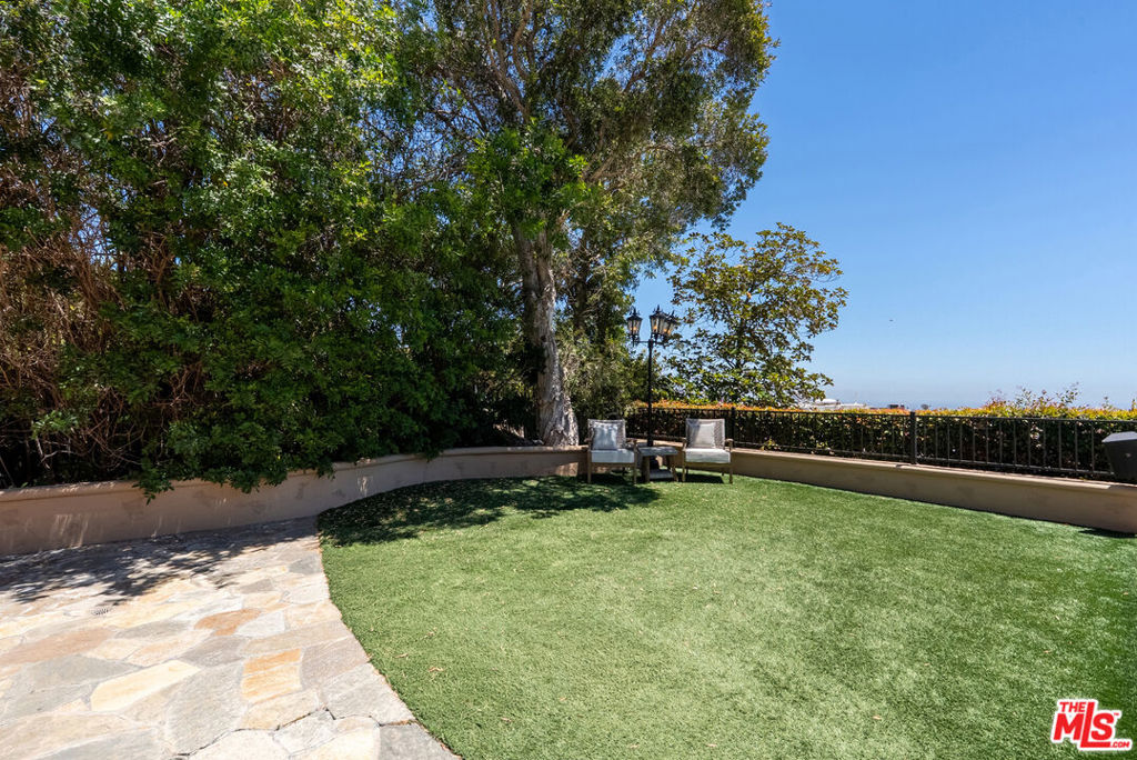 8000 Oceanus Drive Property Photo 26