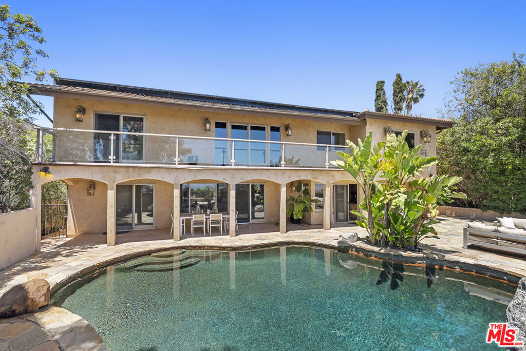 8000 Oceanus Drive Property Photo 27
