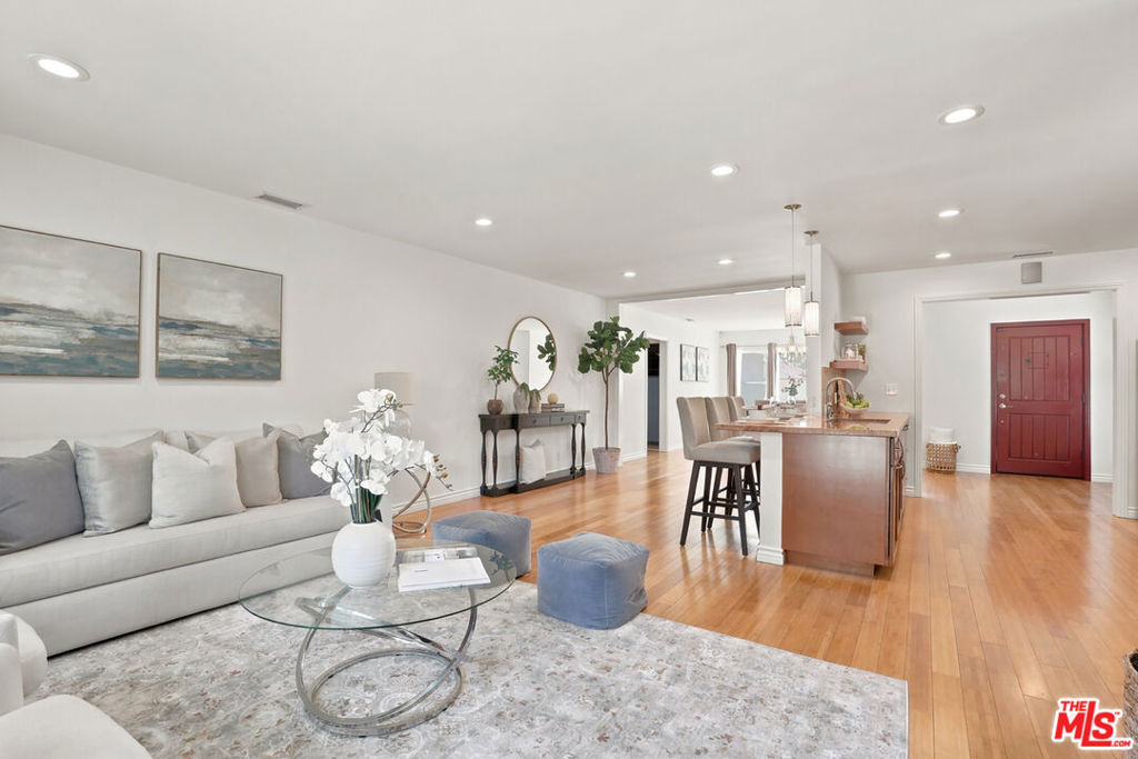 11521 Patom Drive Property Photo 8