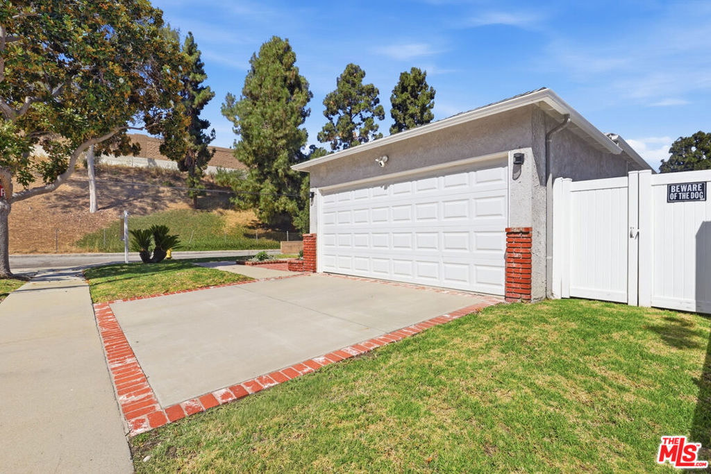 11521 Patom Drive Property Photo 19
