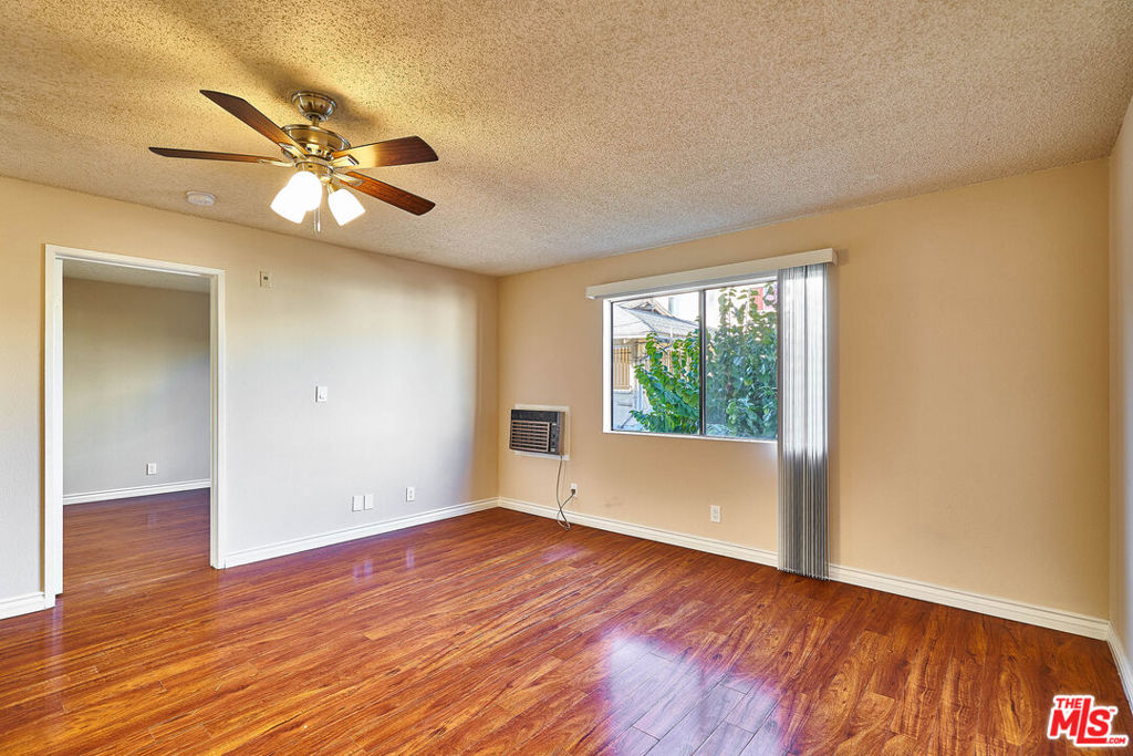 820 S St Andrews Place 203 Property Photo 15