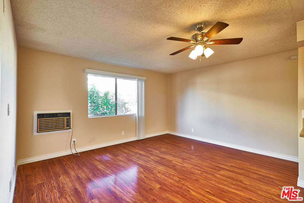 820 S St Andrews Place 203 Property Photo 18