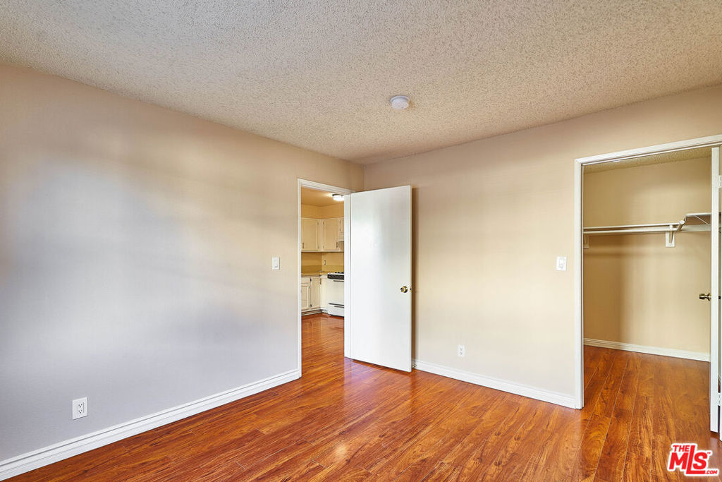 820 S St Andrews Place 203 Property Photo 22