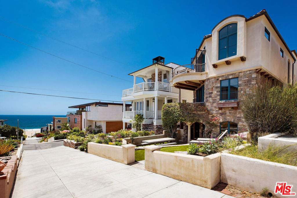 221 3rd Street Property Photo 1
