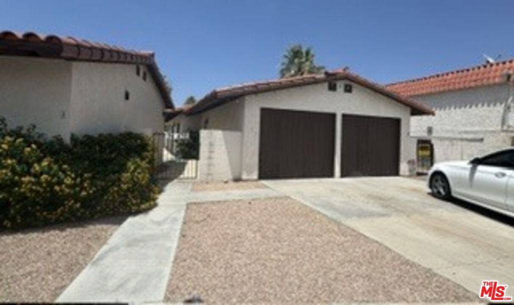 74430 Driftwood Drive Property Photo 1