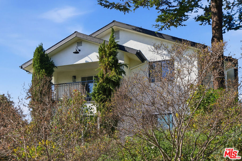 1301 Angelus Avenue Property Photo 1