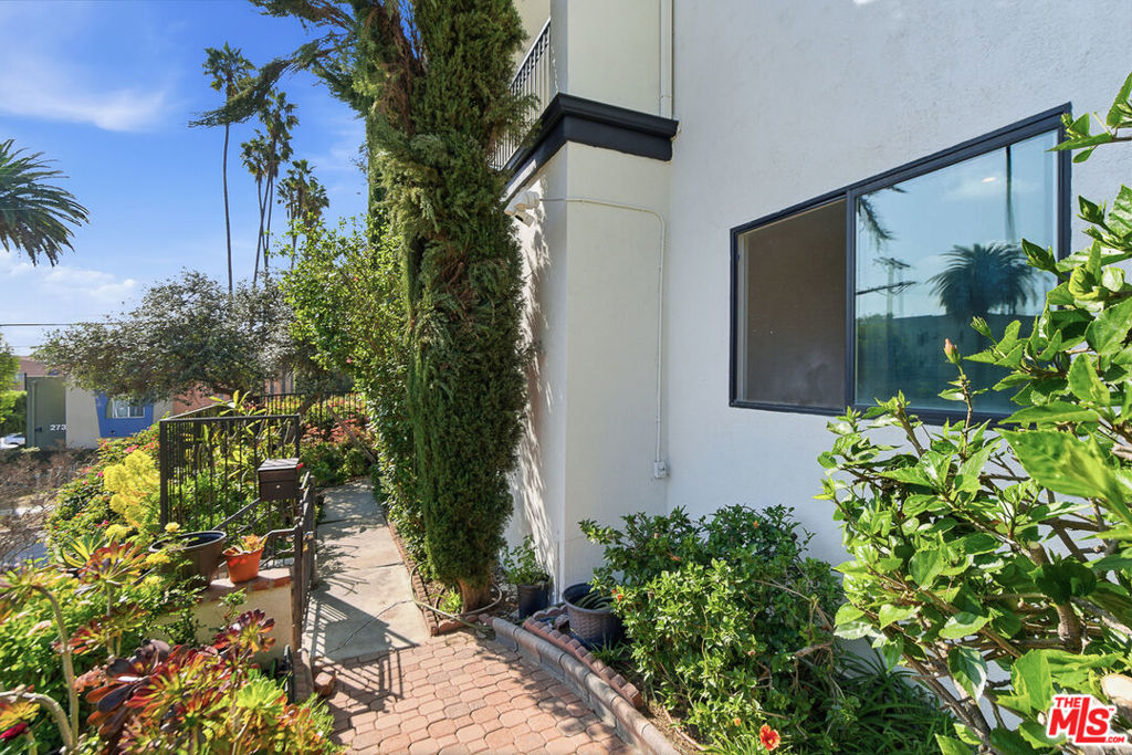 1301 Angelus Avenue Property Photo 4