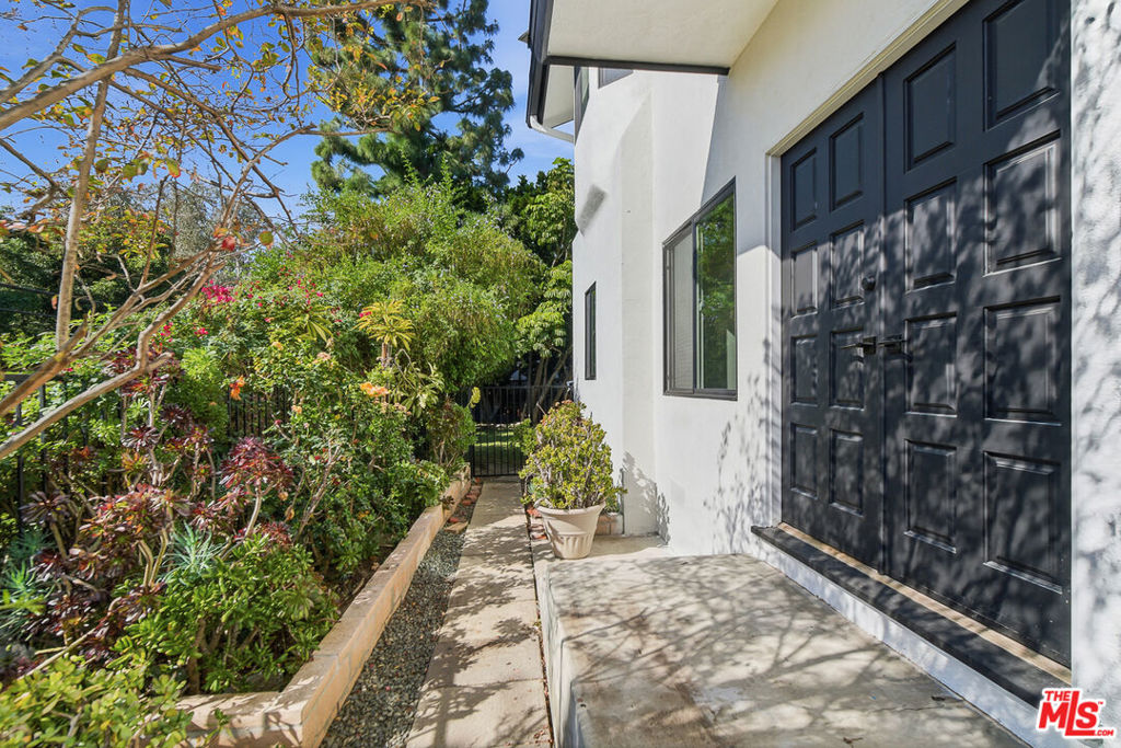 1301 Angelus Avenue Property Photo 5