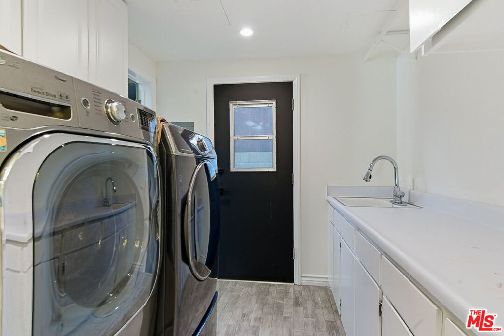 1301 Angelus Avenue Property Photo 18