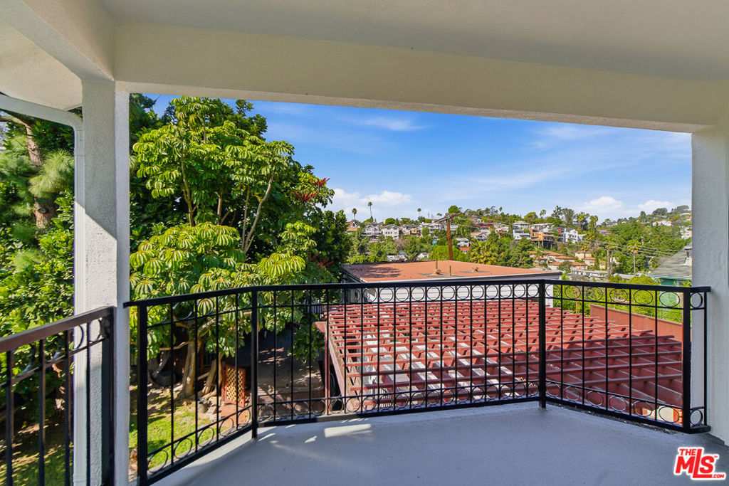 1301 Angelus Avenue Property Photo 23