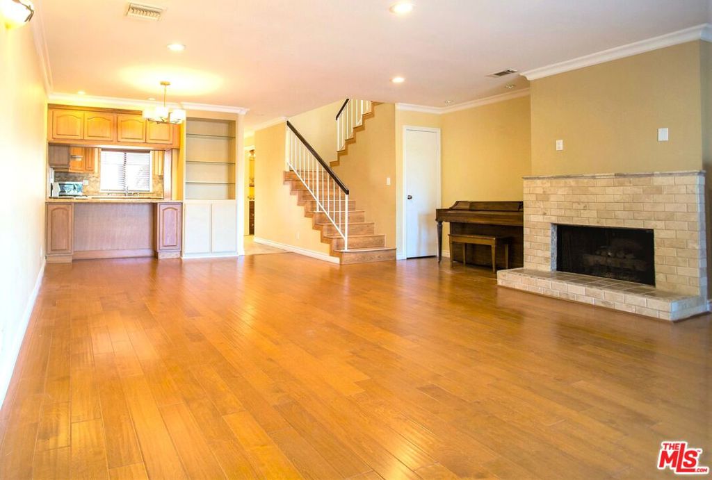 4365 Mclaughlin Avenue 14 Property Photo 4
