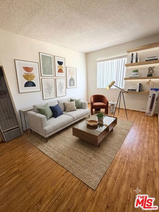 815 S Ardmore Avenue 202 Property Photo 1