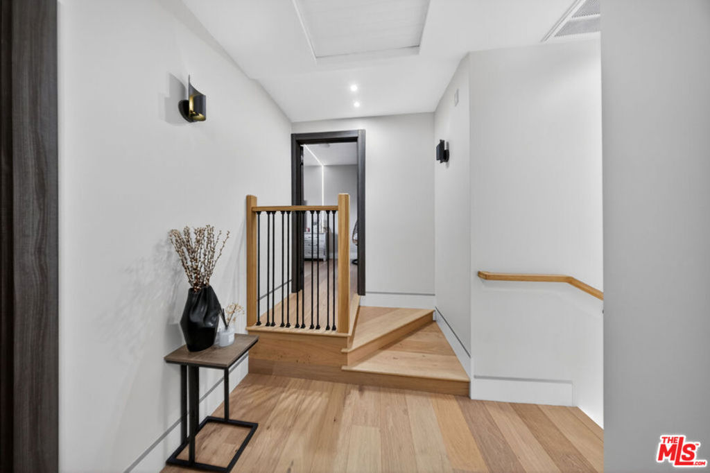 2806 Manhattan Avenue Property Photo 51