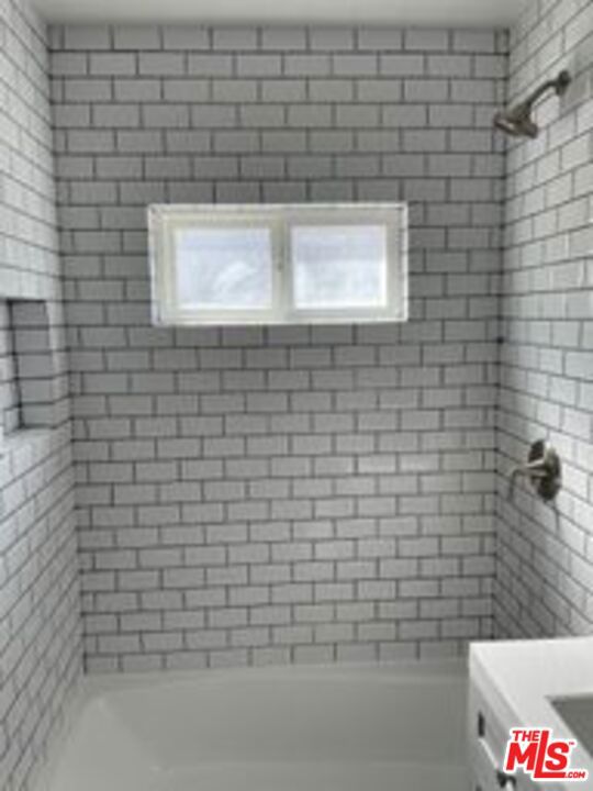 817 N Harvard Boulevard Property Photo 5