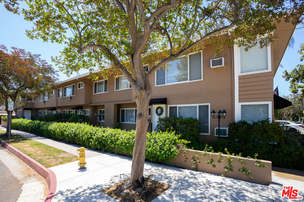 200 S Madison Avenue Property Photo 4